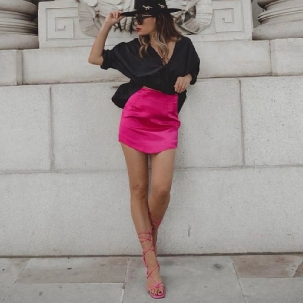NWT Zara fuchsia satin effect mini skirt
